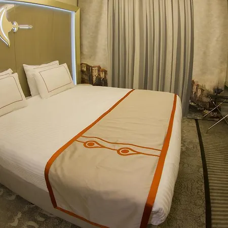 Peyk Oldcity Hotel 3*