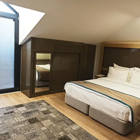 Peyk Oldcity Hotel 3*